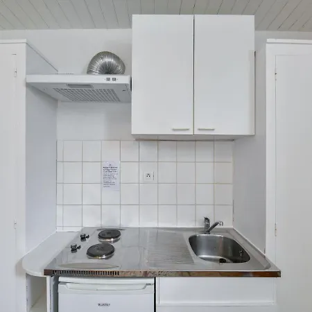 Charming Holiday In Saint-savinien With Roofed Terrace Saint-Savinien